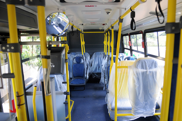 Governo do Distrito Federal entrega novos ônibus a população