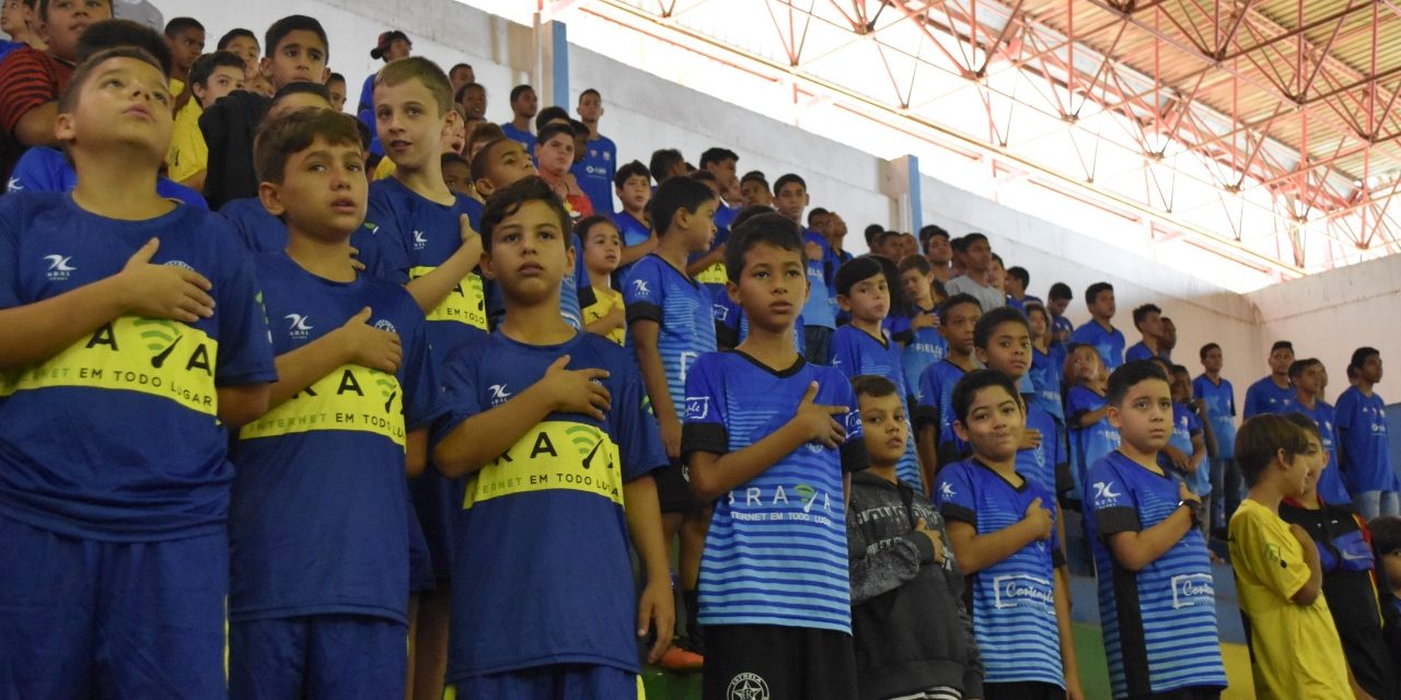 Associação Esporte e Vida, em parceria com a Companhia Siderúrgica Nacional, lança escola de futebol gratuita em Sobradinho