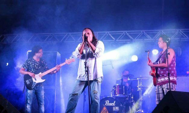 Ângelo Macarius  lança inéditas em show de rock na Praça das Artes