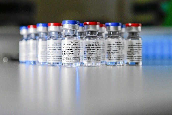 Farmacêutica recebe licença ambiental para produzir insumo de vacina russa no DF