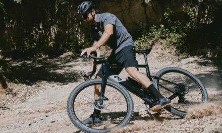 Bicicleta elétrica feita para mountain bike promete 150 km de autonomia, pesando pouco