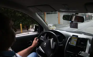 São Paulo (SP), 28/04/2023 - O motorista de aplicativo Jonas Ferreira fala sobre os prós e contras do trabalho autônomo. Foto: Rovena Rosa/Agência Brasil